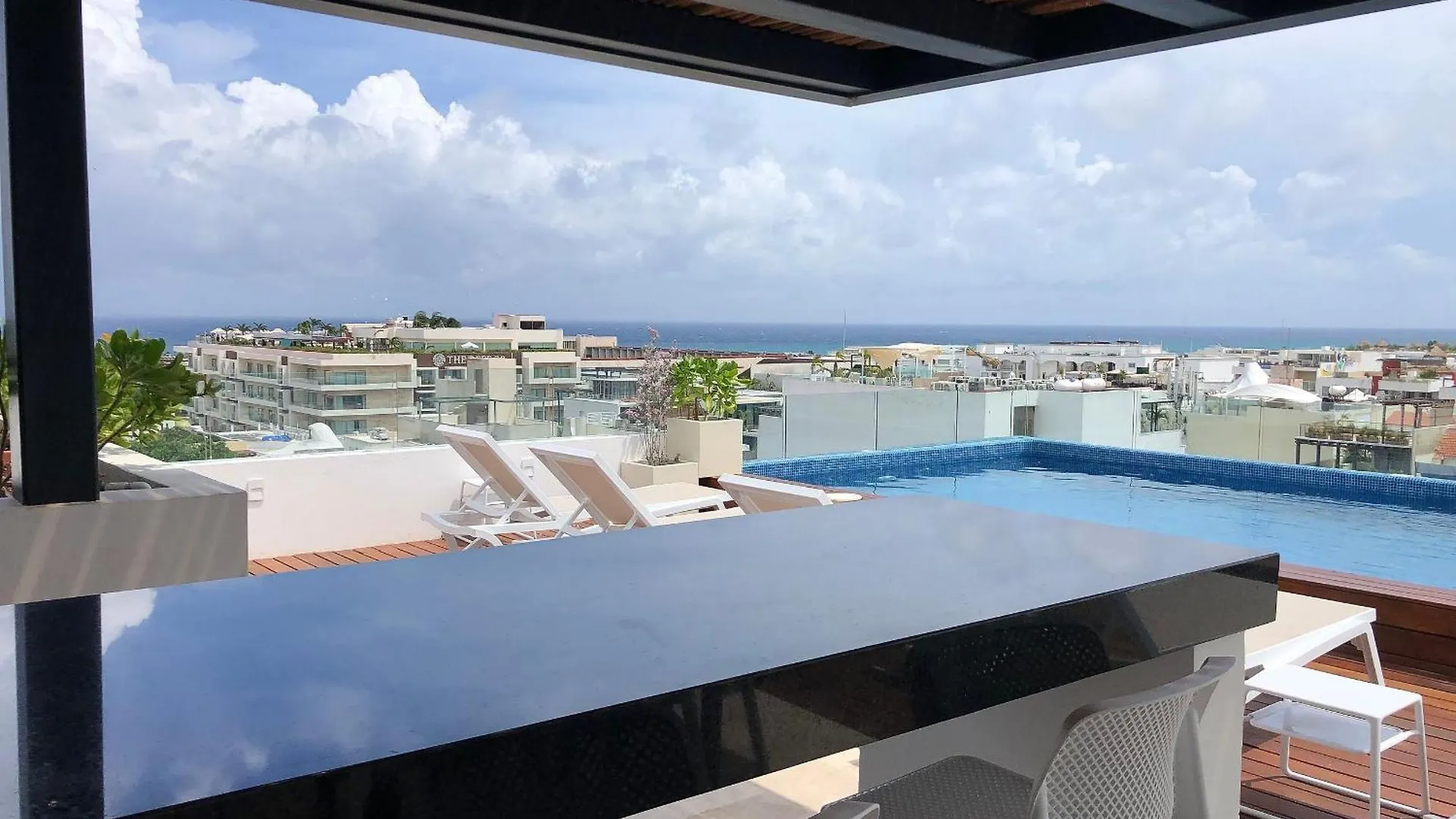 Moderno Estudio Increible Roof Pool & Gym Quinta Av Playa del Carmen Apartment