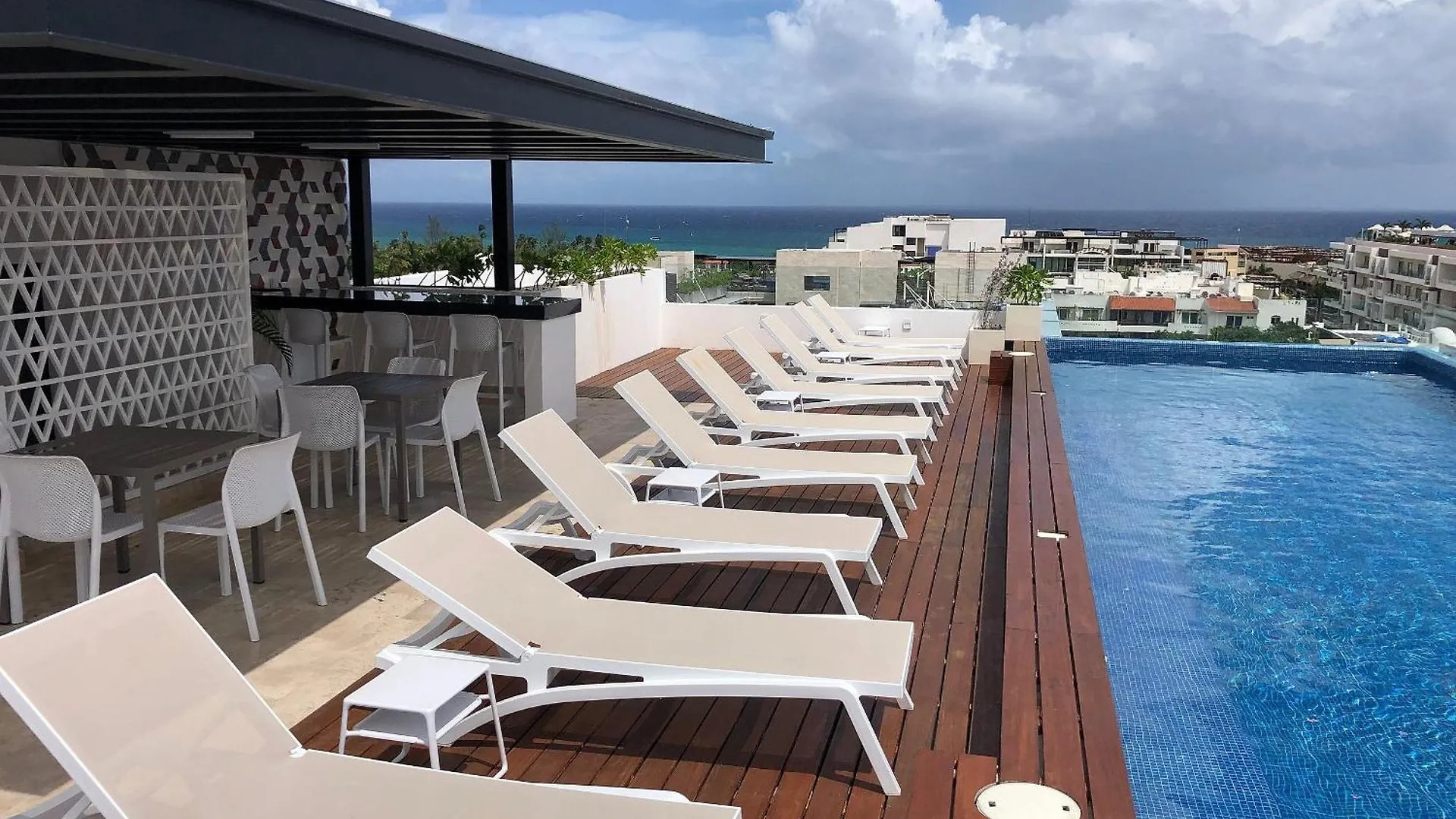 Moderno Estudio Increible Roof Pool & Gym Quinta Av Playa del Carmen Apartment